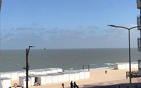 Urbanstay Suites - Beachfront Apartment In Knokke
